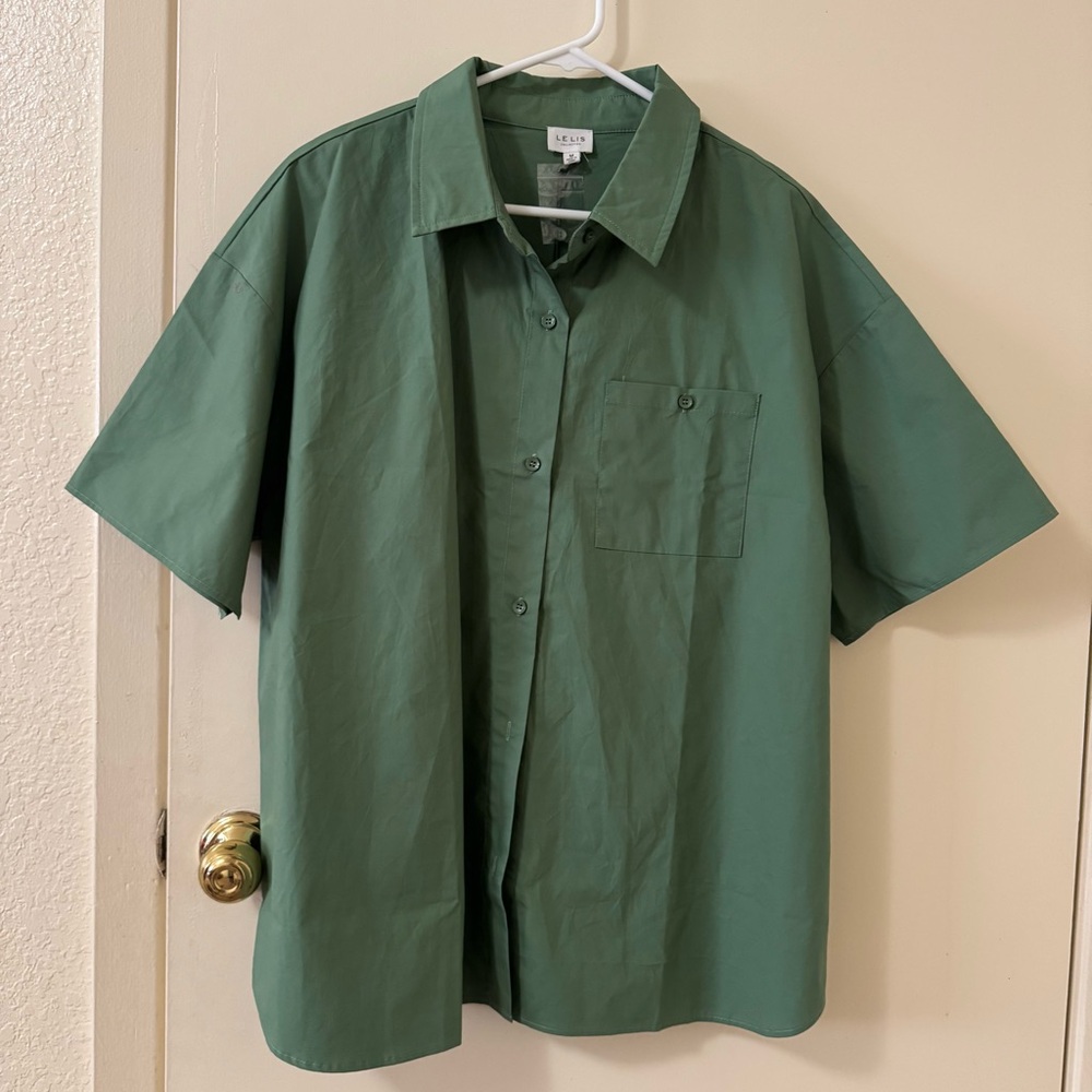 Le Lis Green Two-Piece Set - Picture 2 of 5